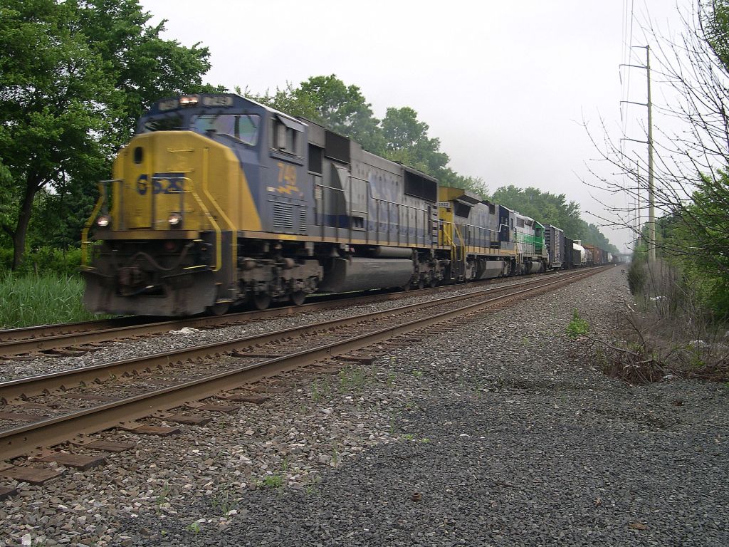 CSX 749 Crosses Central Ave.